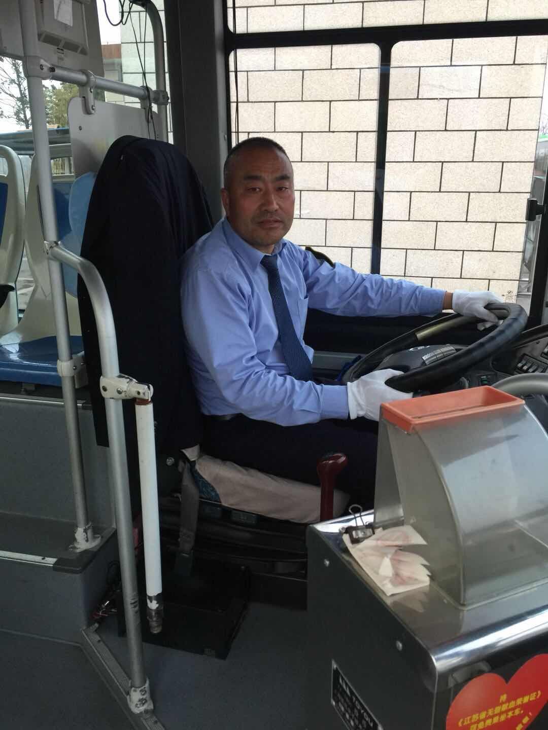 游1路驾驶怨嘏辉.jpg