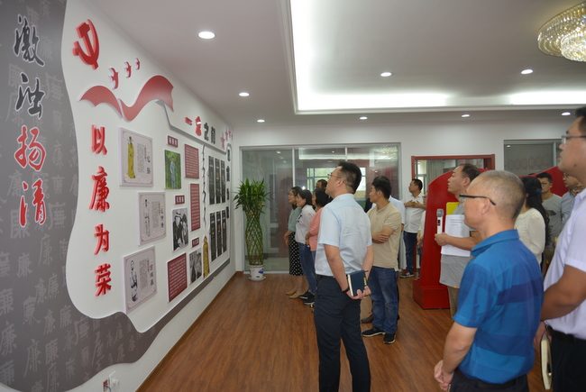 5edce1b92554191b0a30ea998781a28b 图1.JPG
